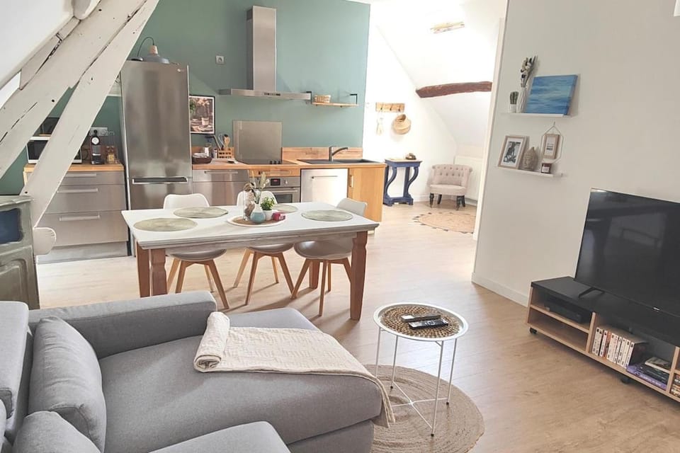 TV and multimedia, Kitchen or kitchenette, Living room
