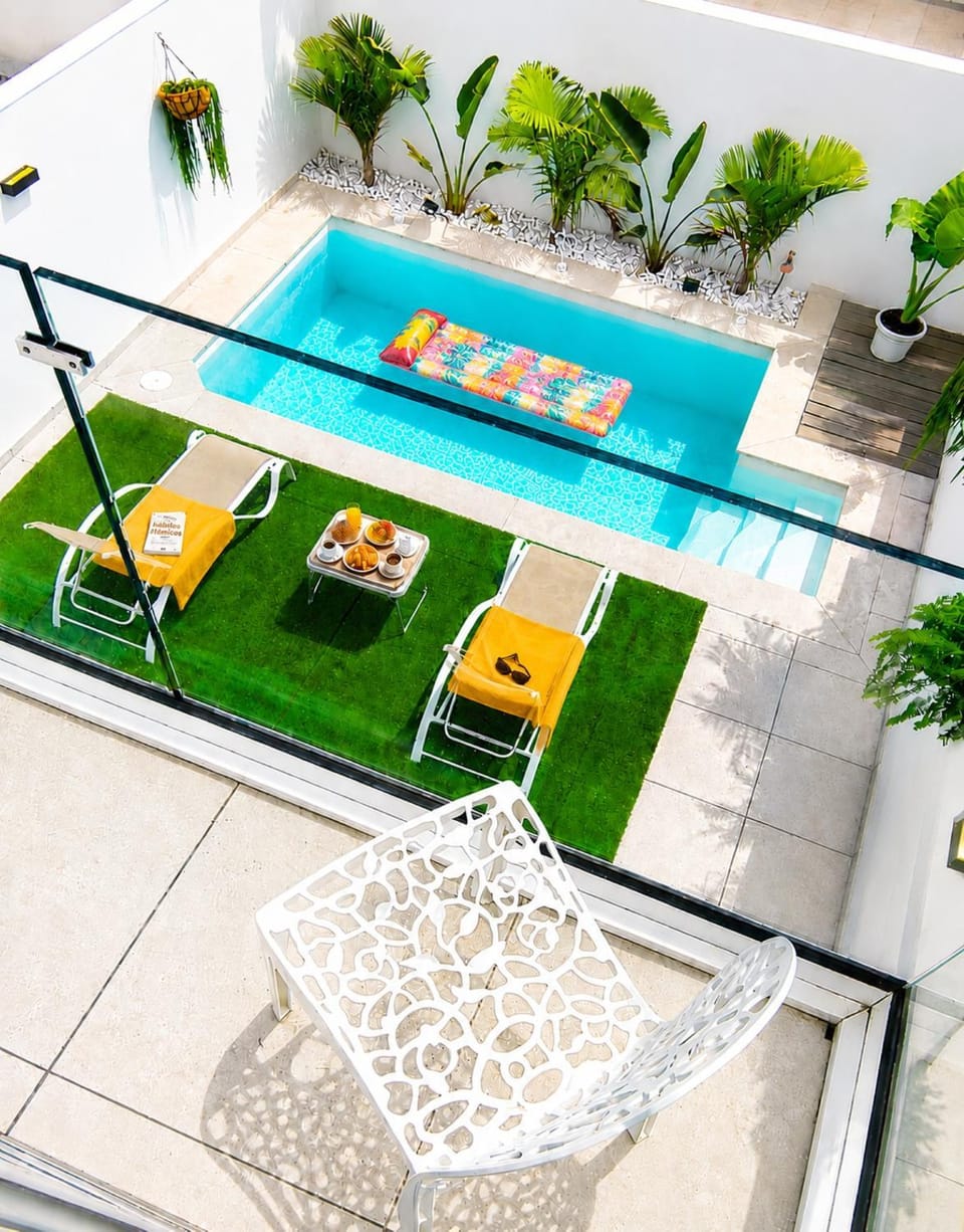 Swimming pool