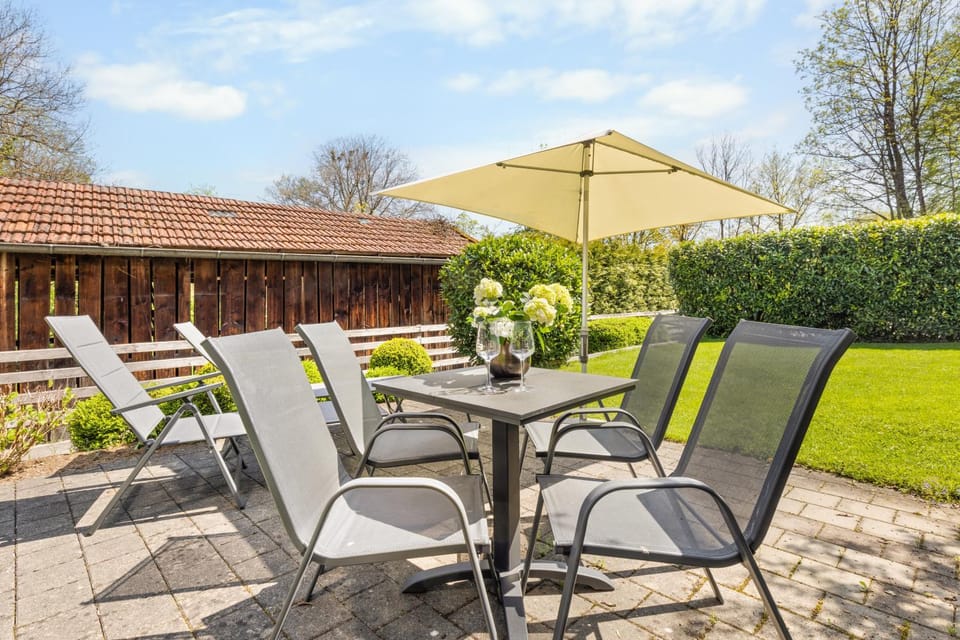 Patio, Garden, Dining area, Garden view, Landmark view, sunbed