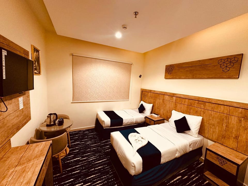Property building, Photo of the whole room, Bedroom