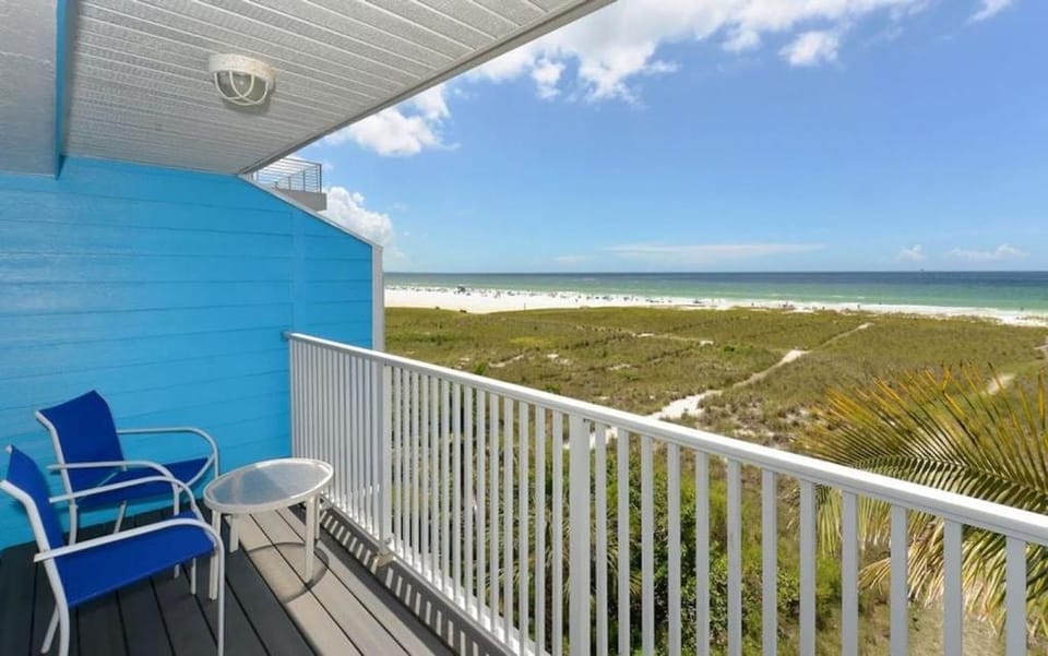 Happy Blue Coconuts - South House in Siesta Beach