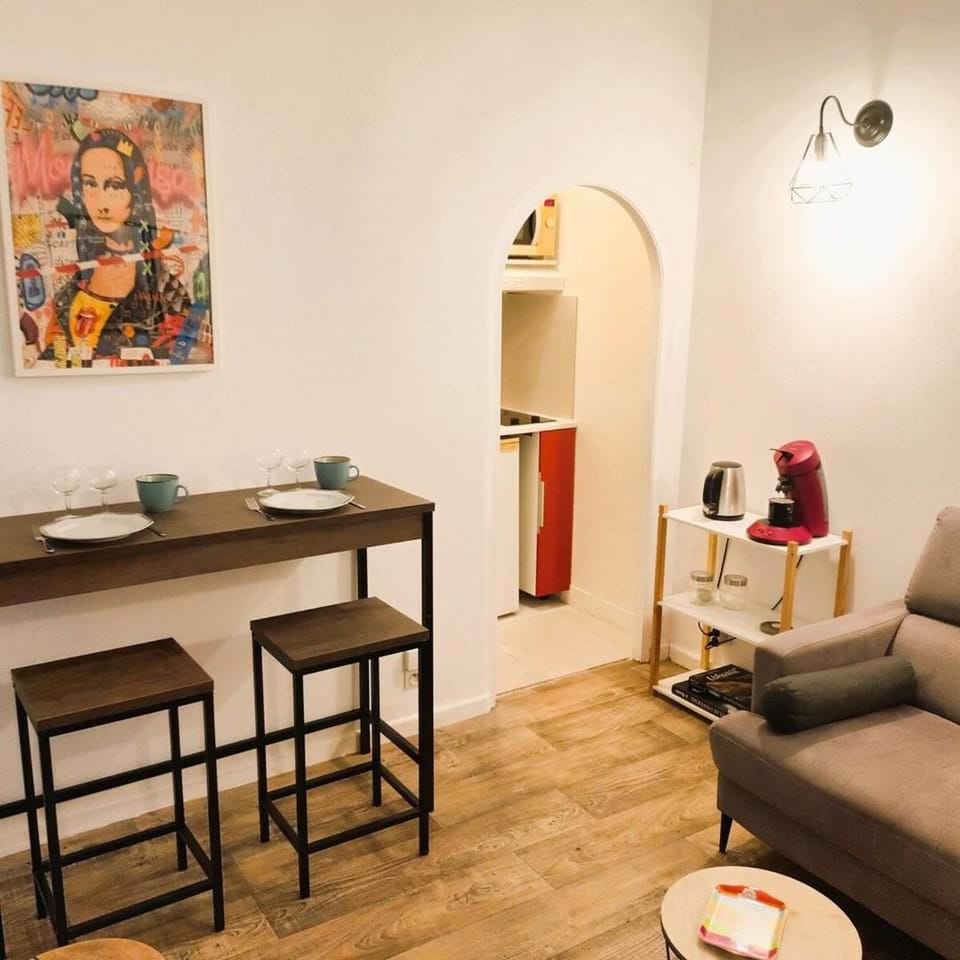 LE JOKER - T2 proche gare - Billard - Wifi - TV Apartment in Tours