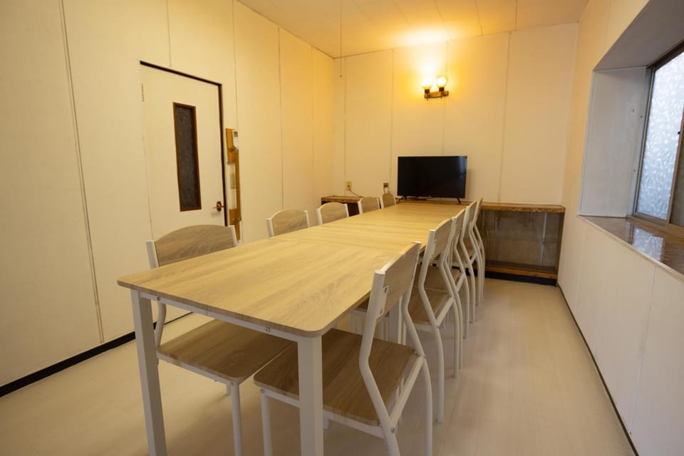 Communal lounge/ TV room, TV and multimedia, Dining area, Evening entertainment