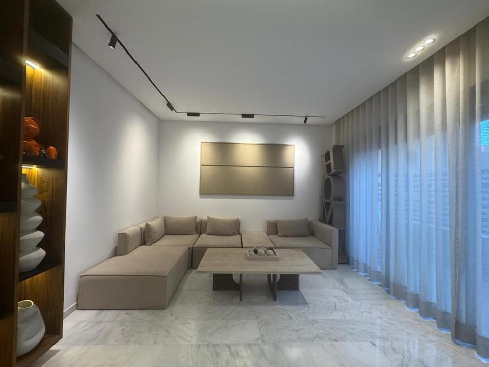 Elegant 2BDR Apartment with Pool in Gueliz Apartment in Marrakesh