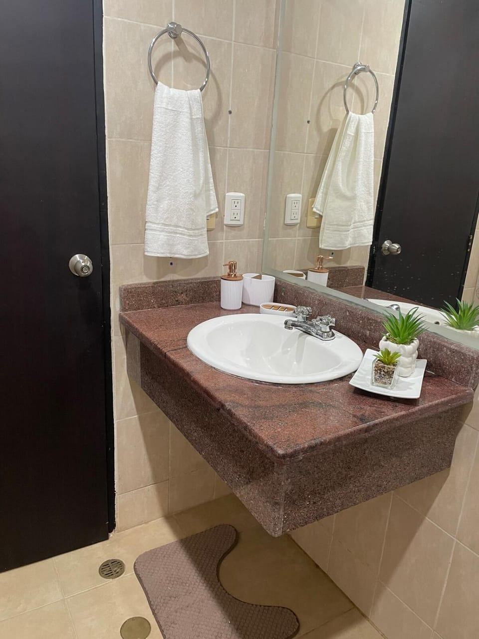Cómoda Suite en Hotel Residencial CCP Tipuro Apartment in Venezuela