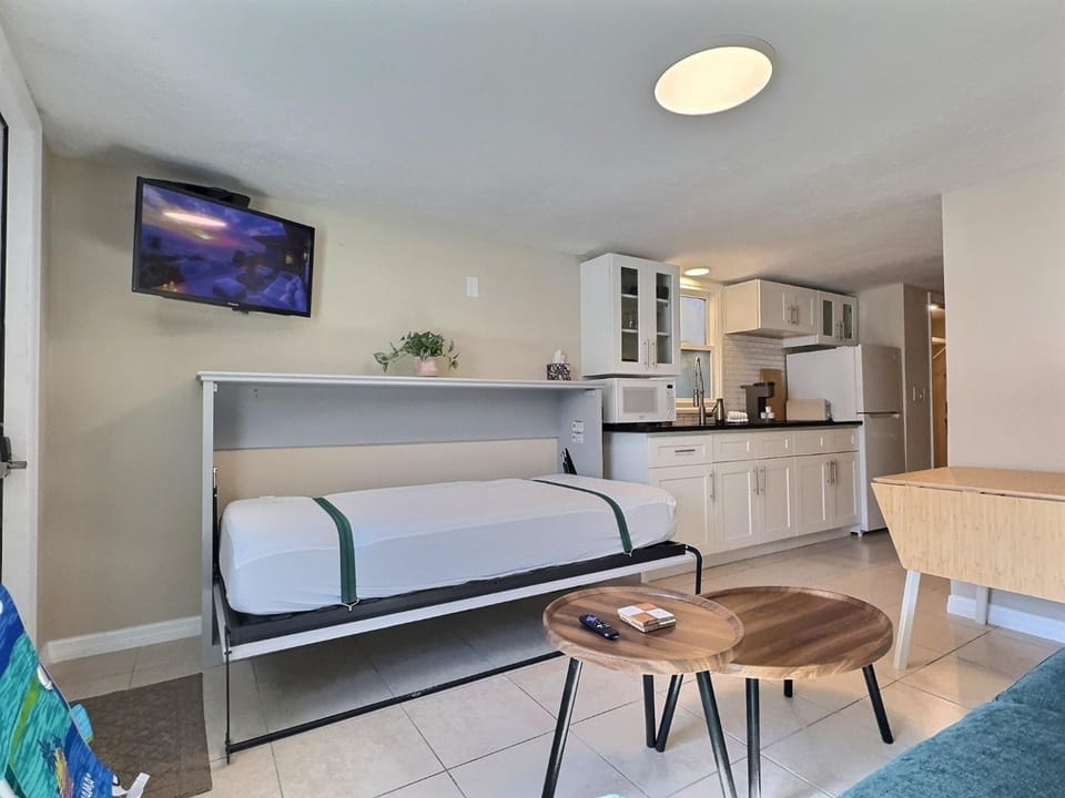 Beach Road - Bari Apartment in Siesta Beach