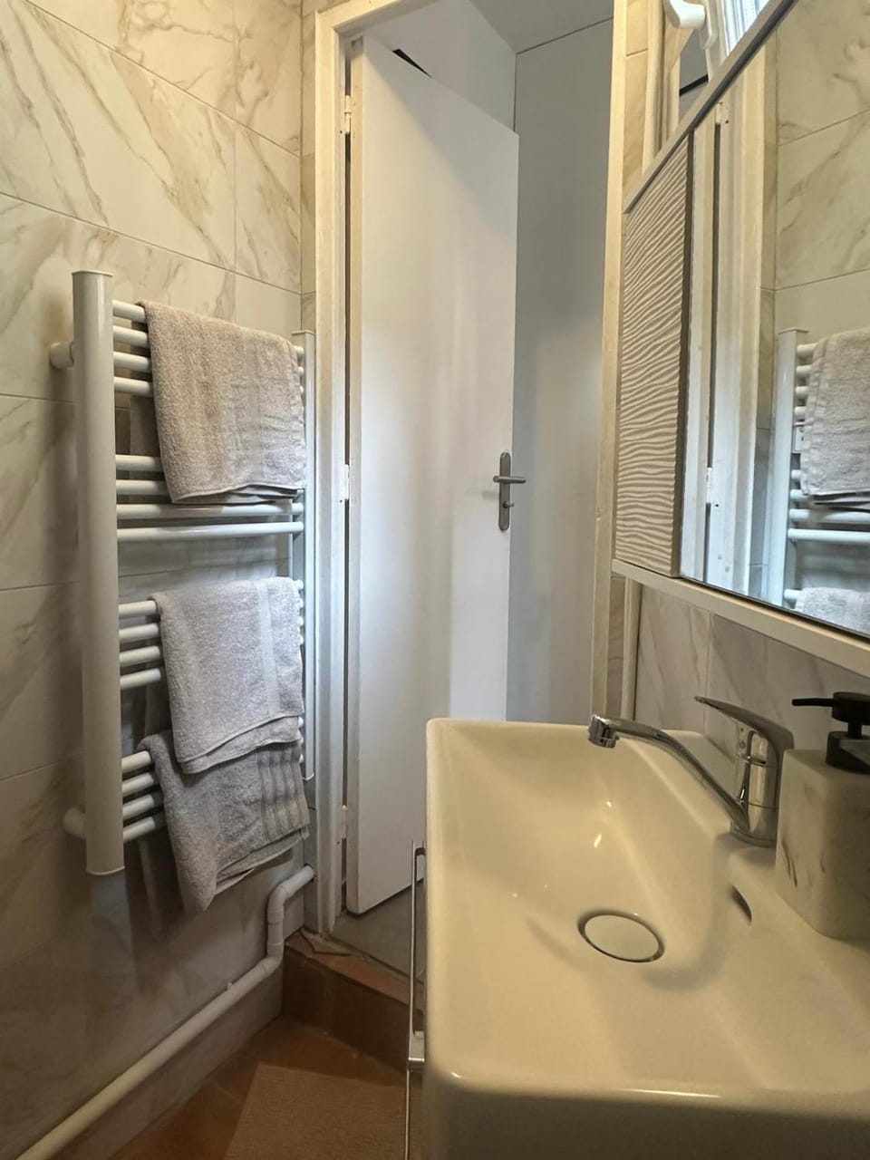 magnifique appartement cosy proches des puces Apartment in Saint-Denis, France