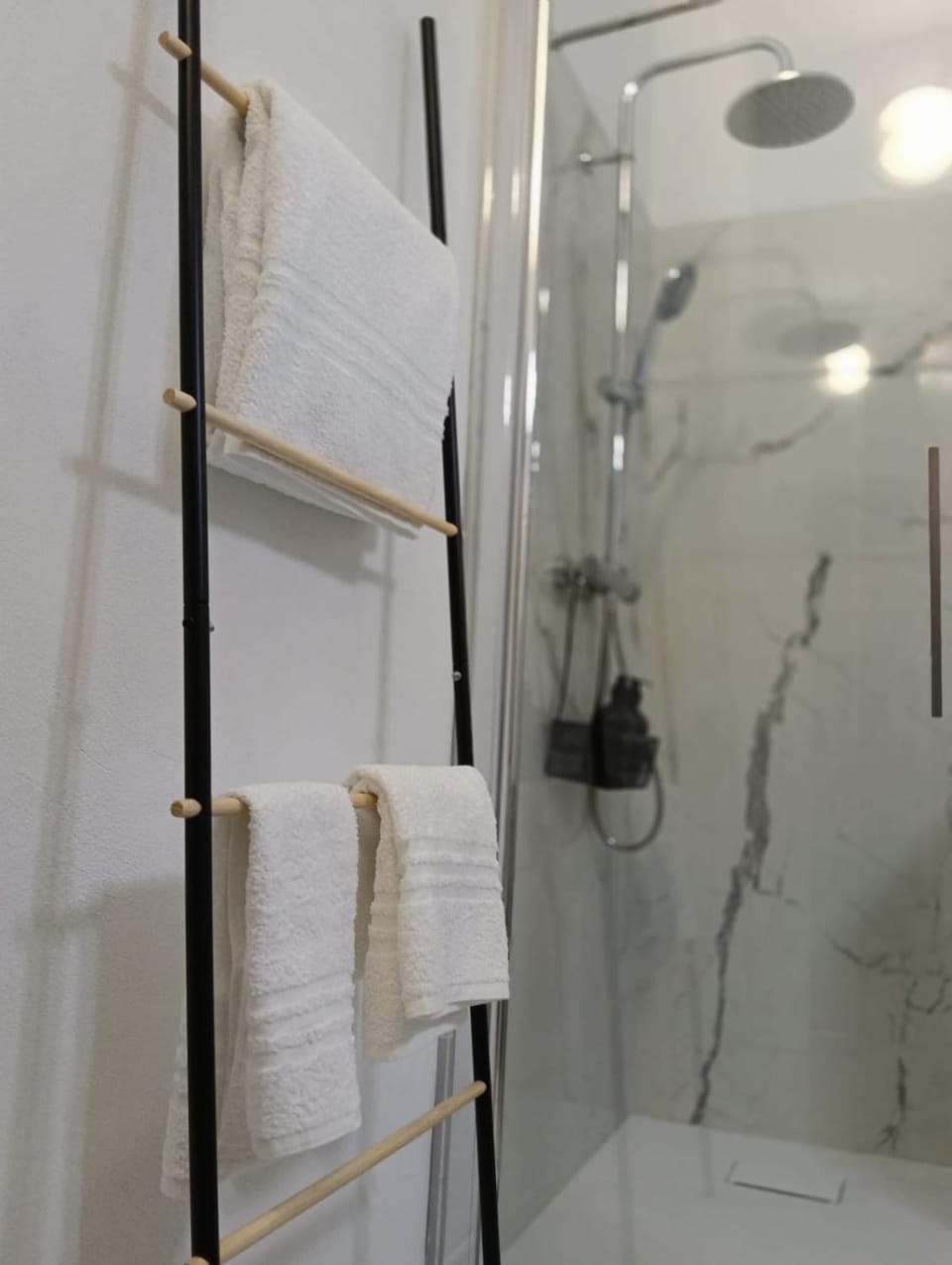 Shower, Bathroom, towels