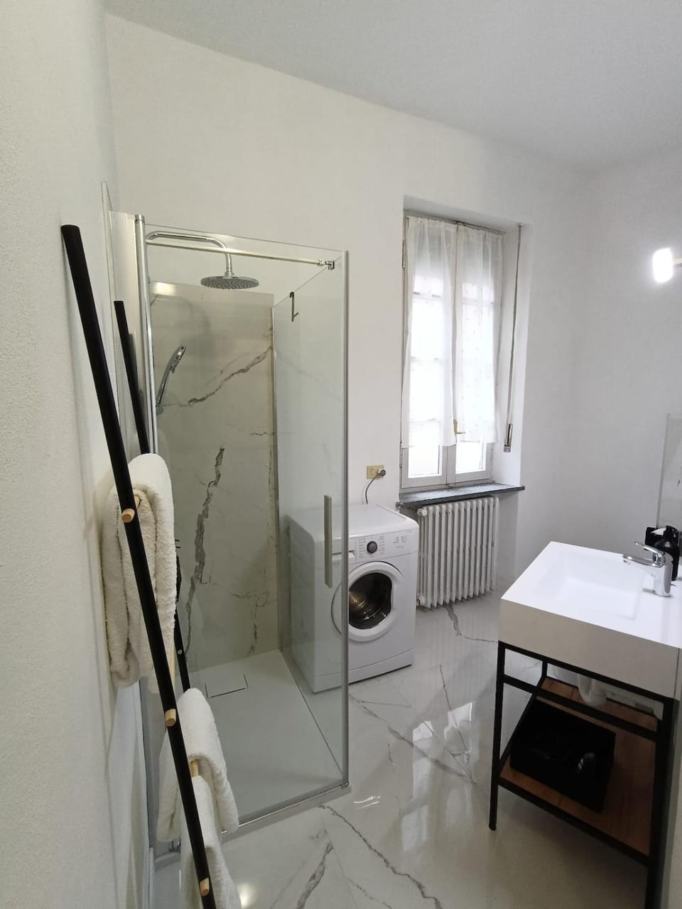 Shower, Bathroom, washing machine