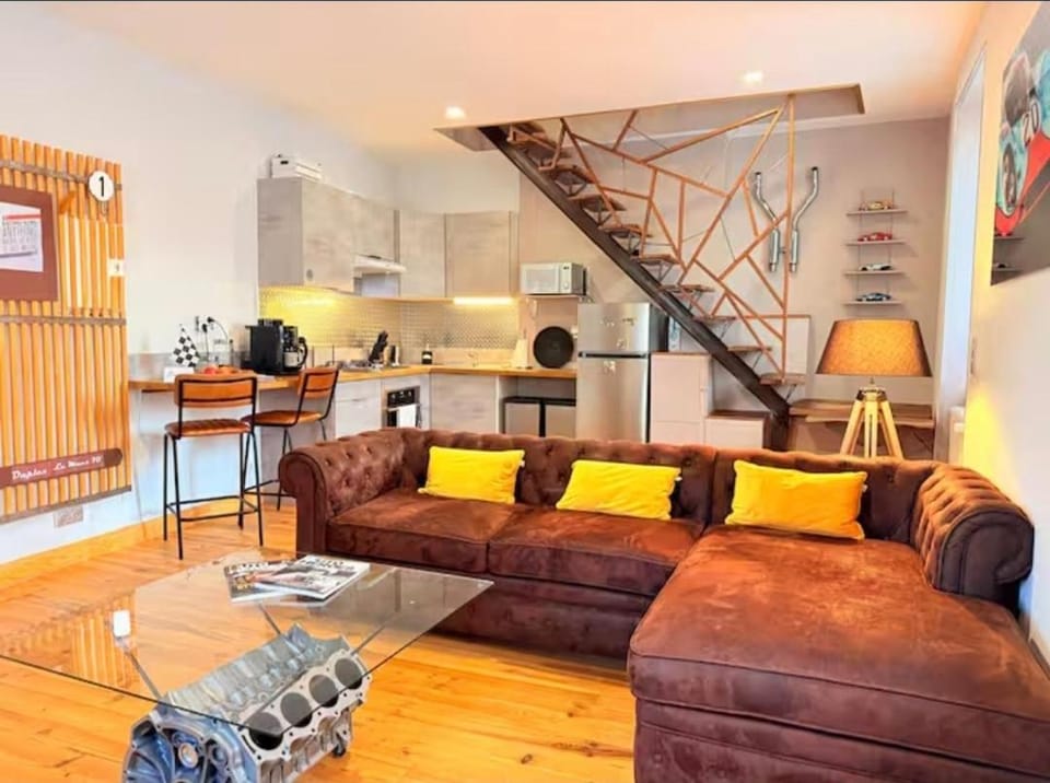 Kitchen or kitchenette, Living room