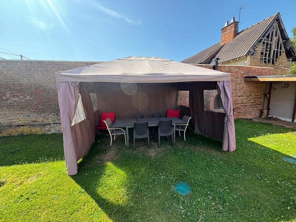Garden, Dining area