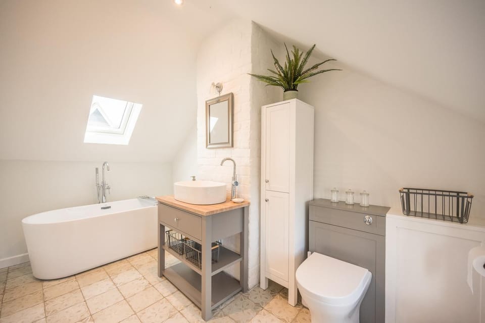 2 Beach Cottages, Thorpeness House in Leiston