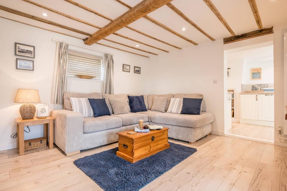 2 Beach Cottages, Thorpeness House in Leiston