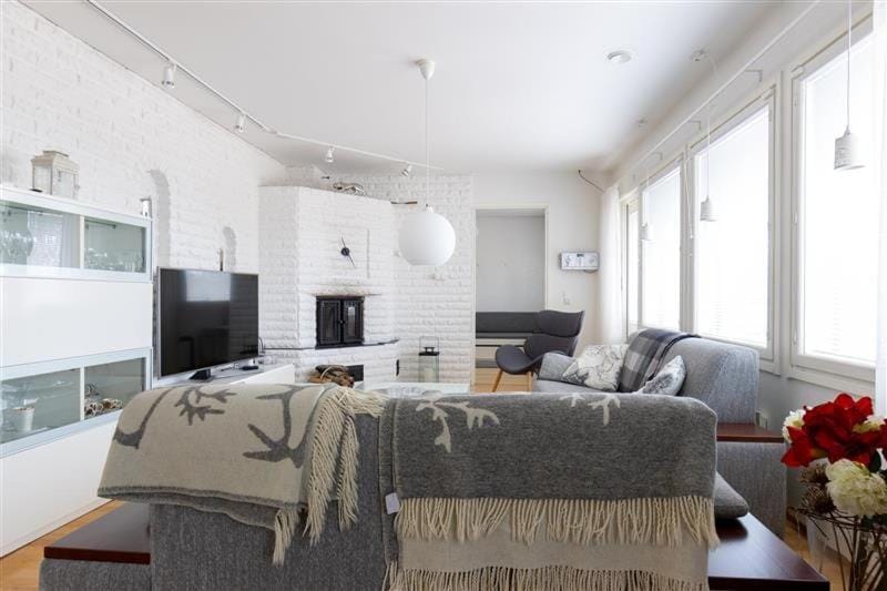 Communal lounge/ TV room