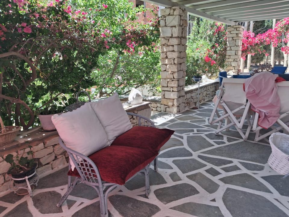 kikis apartments Apartment in Paros, Greece