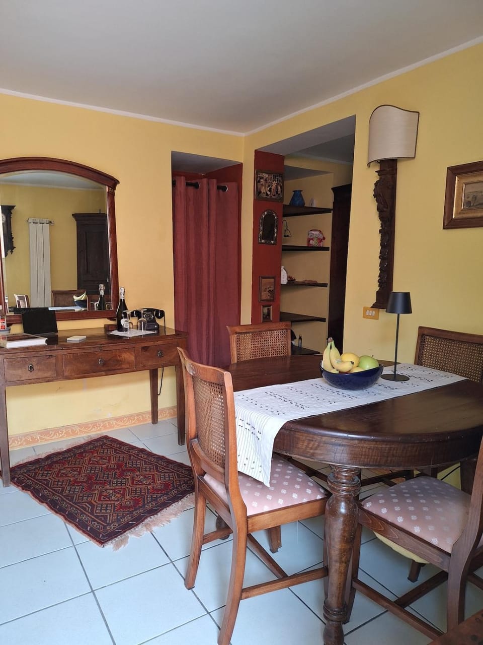 Seating area, Dining area