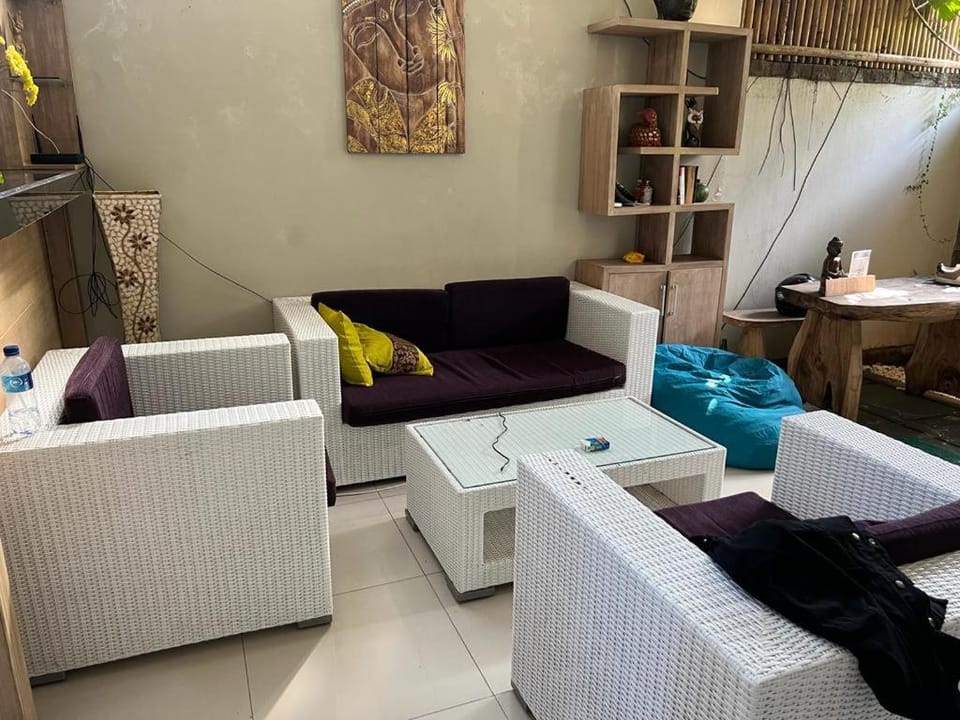 Communal lounge/ TV room, Living room, Seating area