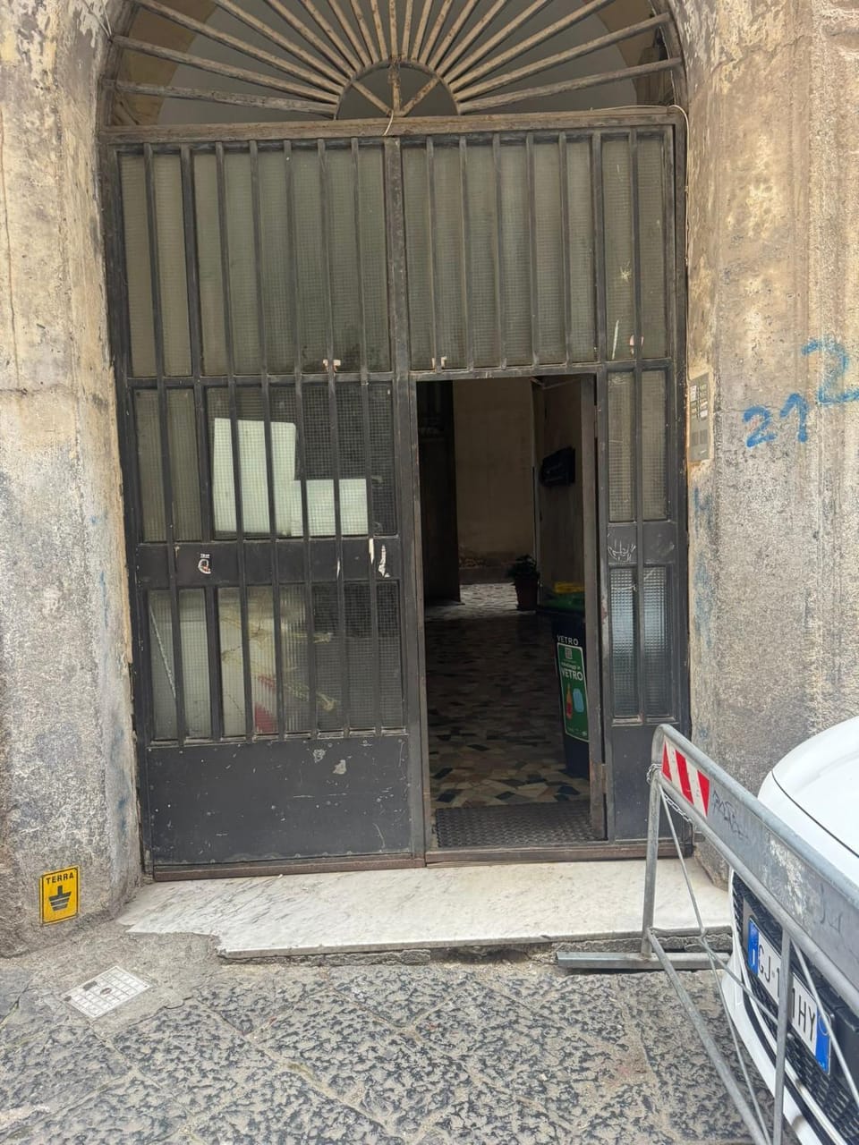 Facade/entrance