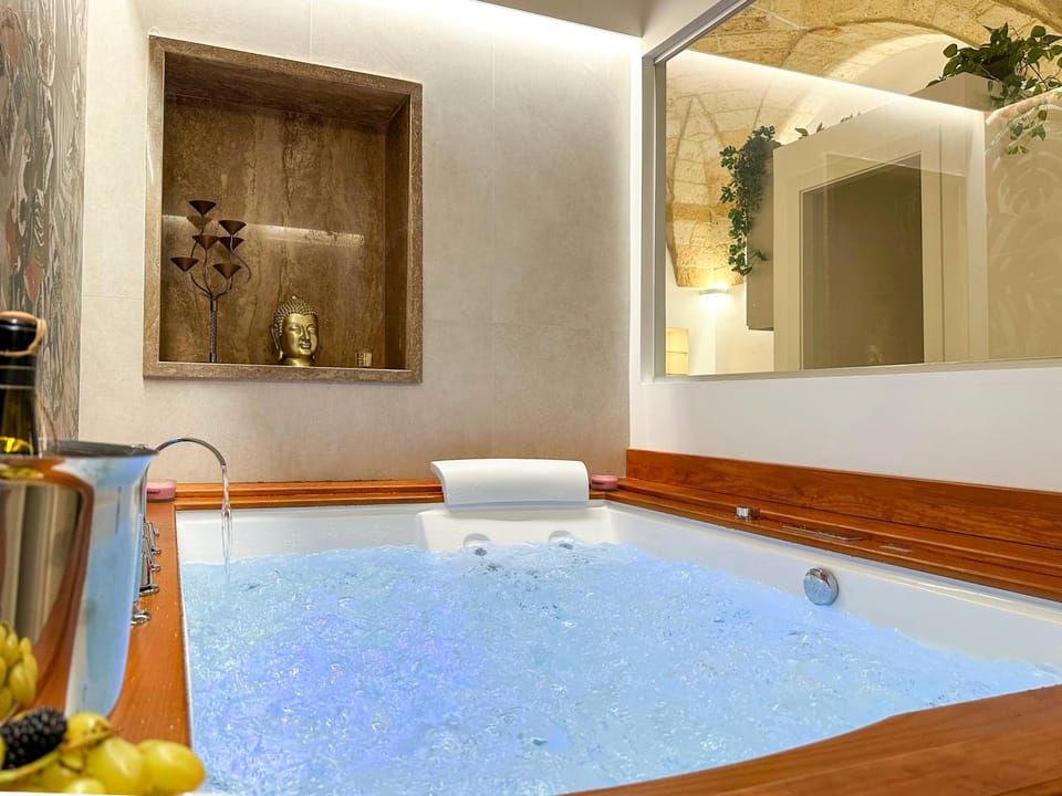 Hot Tub, Pool view, Bath