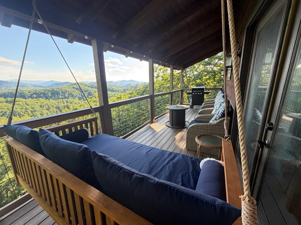 New Smoky Ridge Lookout House in Pigeon Forge