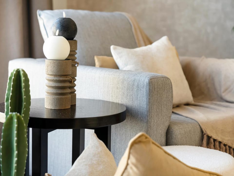 Living room, Seating area