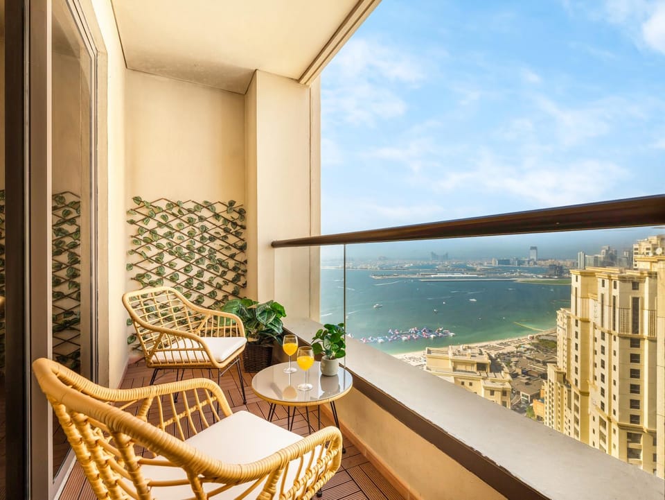View (from property/room), Balcony/Terrace, Seating area