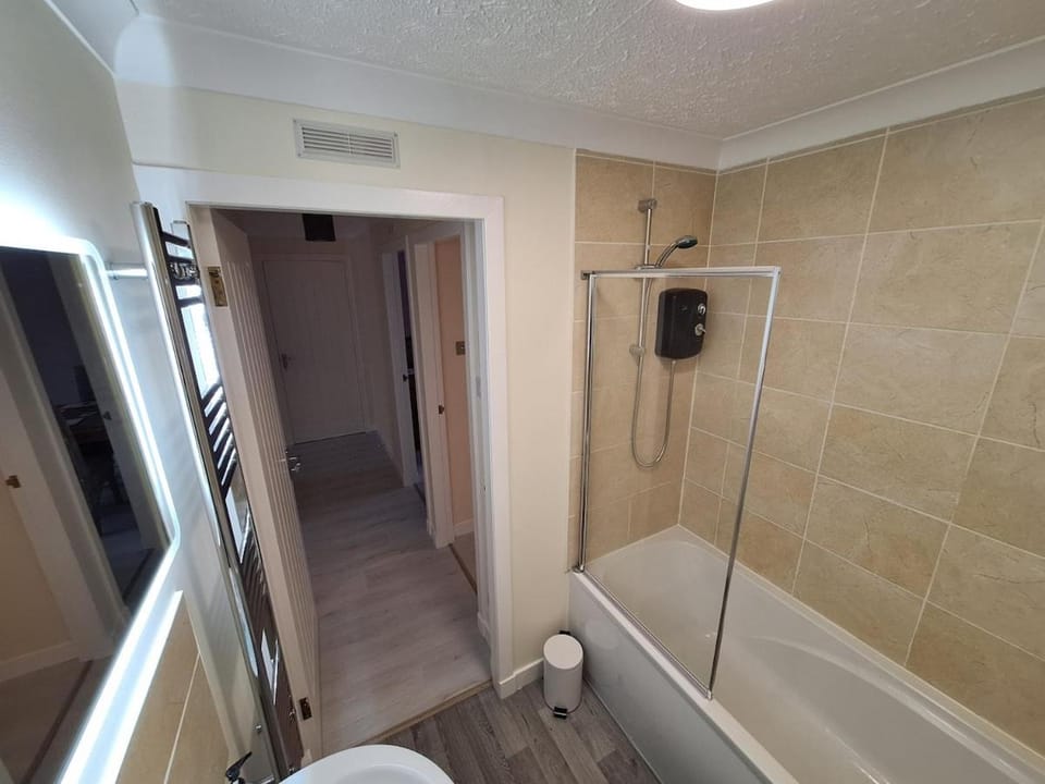Shower, Toilet, Bathroom, Bath