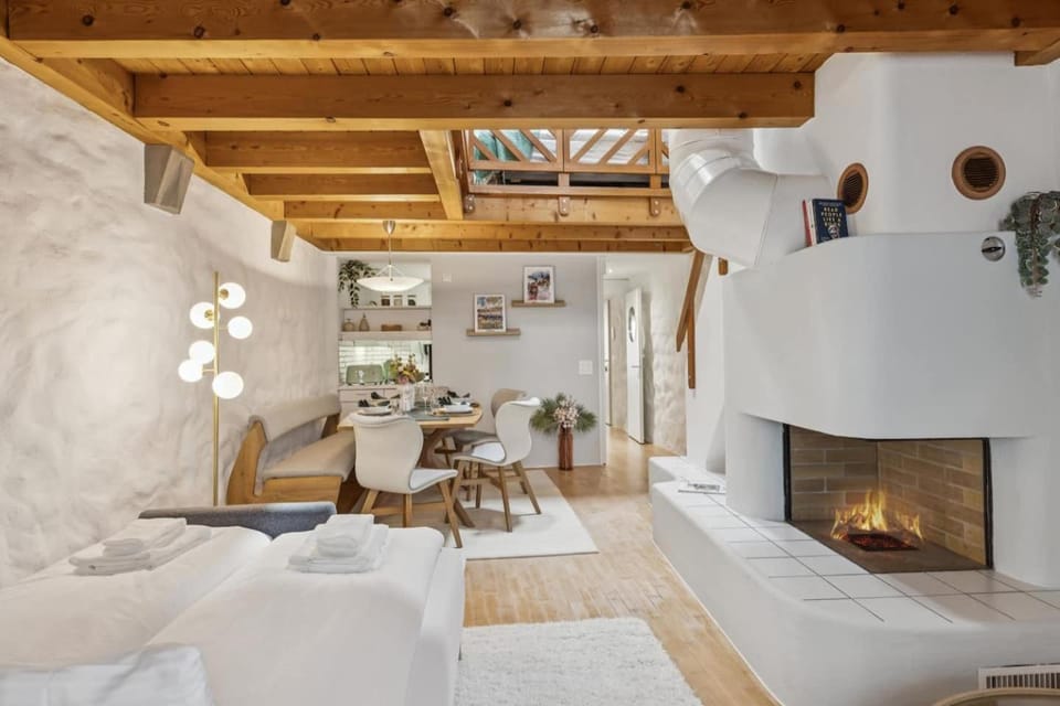 OldTownRiversideACBalconyFreeParkingWaterView Apartment in Zurich City