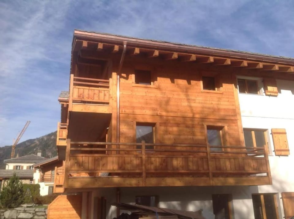 Property building, Day