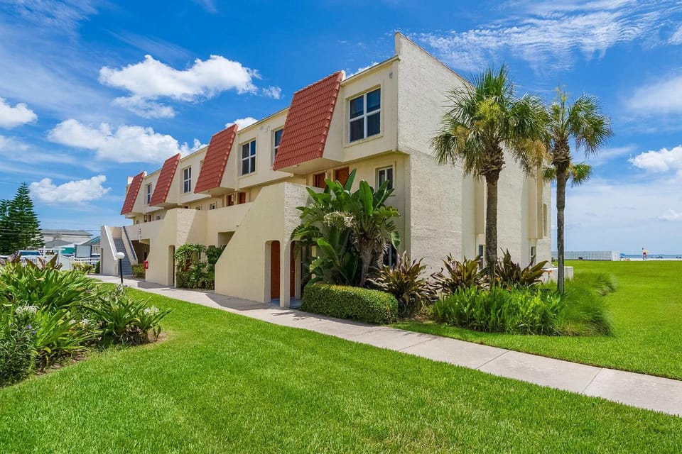 Pier Point South Oceanfront Townhouse Unit A-12 Apartment in Saint Augustine Beach