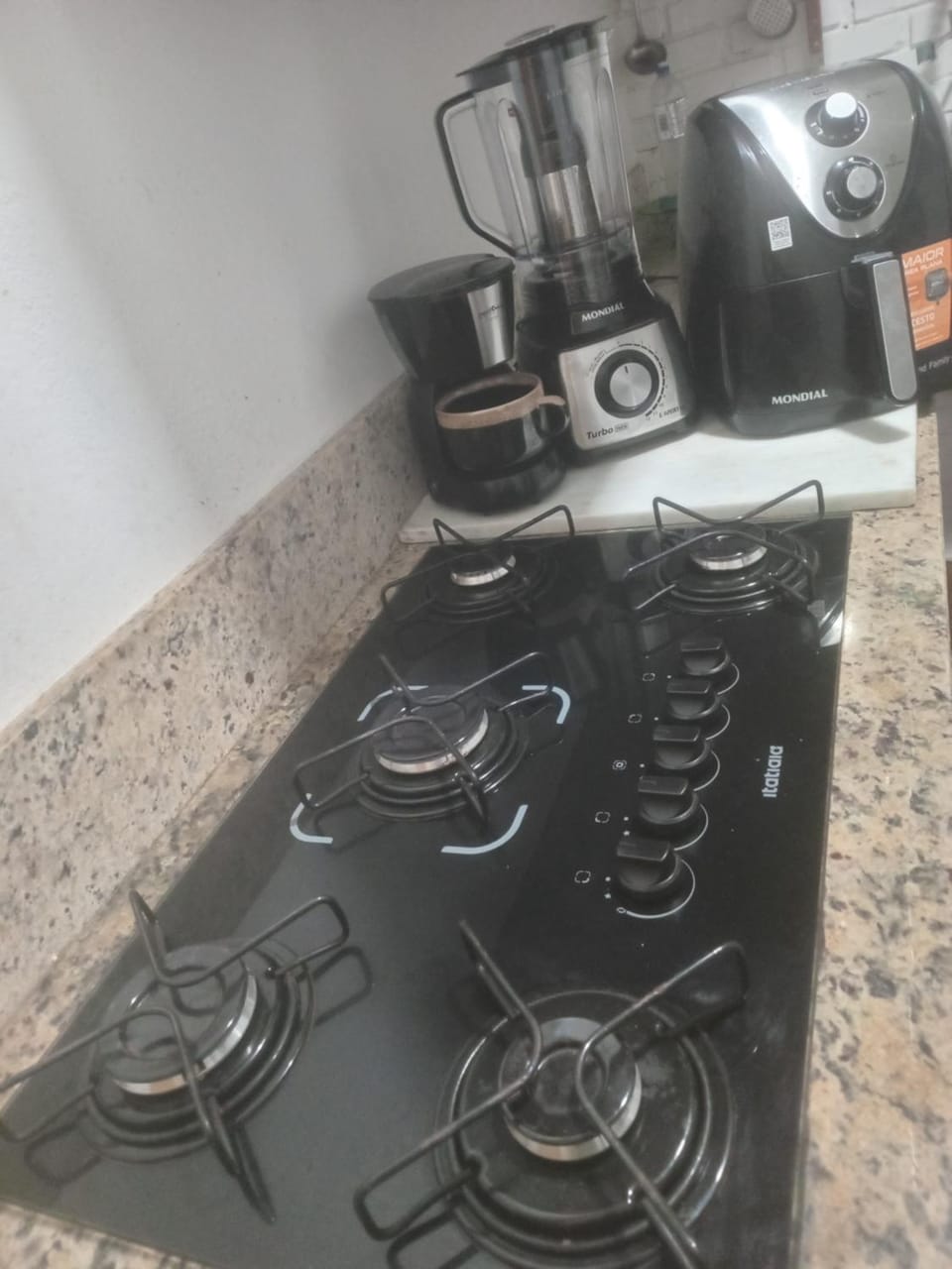 CHALÉ SIMPLES COM WI-FI SPLIT COZINHA COMPLETA SALA QUARTO BANHEIRO A 2 KM DO centro Apartment in Canela