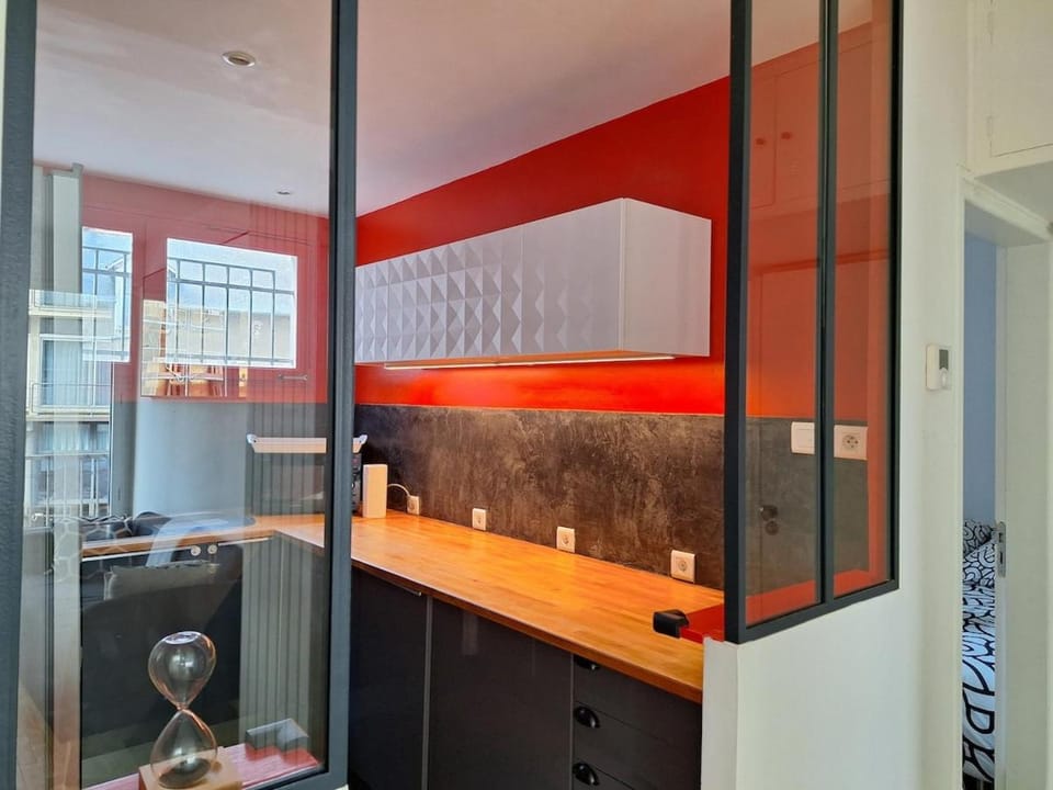 Kitchen or kitchenette