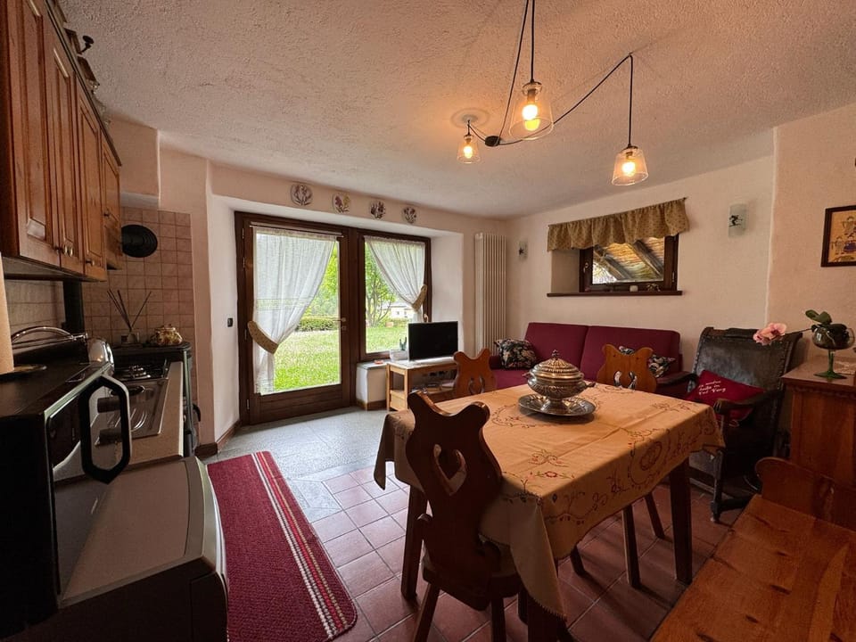 We are 4810 Petit coin Courmayeur Apartment in Courmayeur
