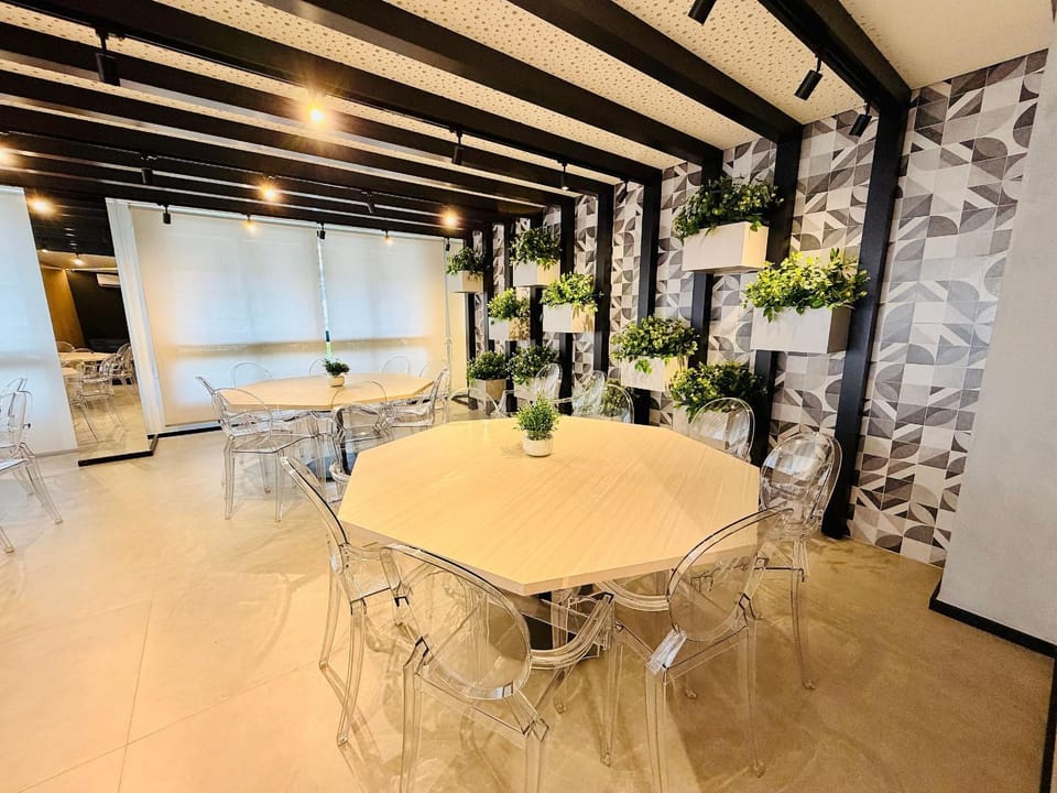 Coffee/tea facilities, Area and facilities