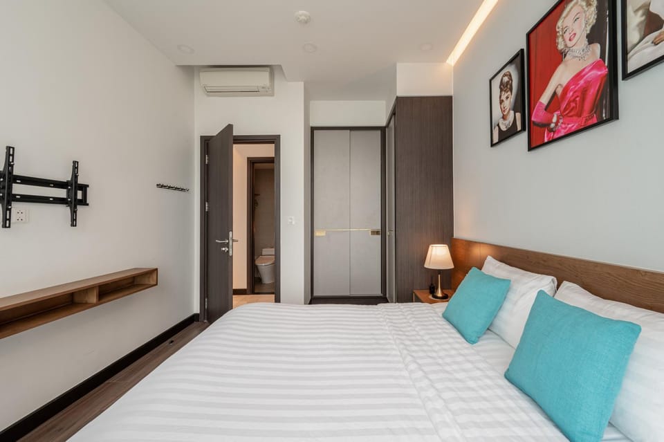 Bedroom, wardrobe