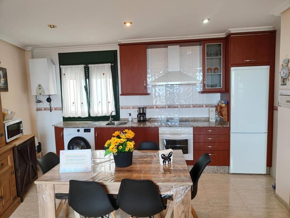 Amanecer en Playa de LLás Apartment in Foz