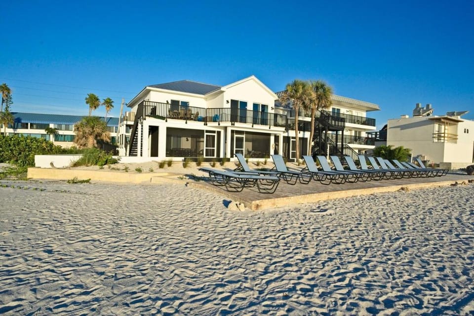 Property building, Natural landscape, Beach, Sea view
