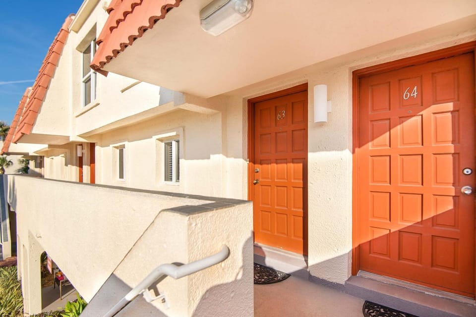 Pier Point South Oceanfront Townhouse Condo E-64 House in Saint Augustine Beach