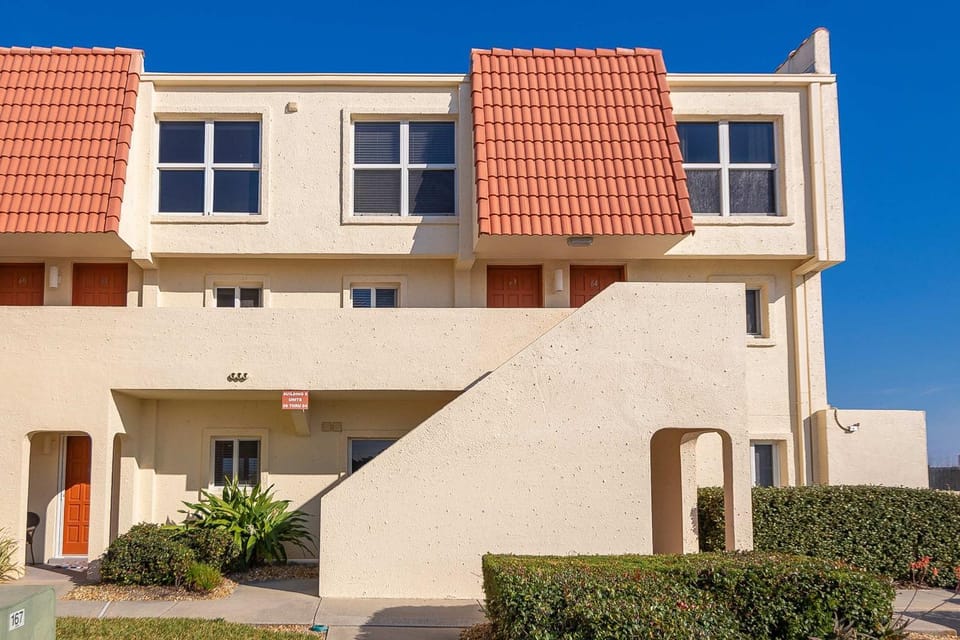 Pier Point South Oceanfront Townhouse Condo E-64 House in Saint Augustine Beach