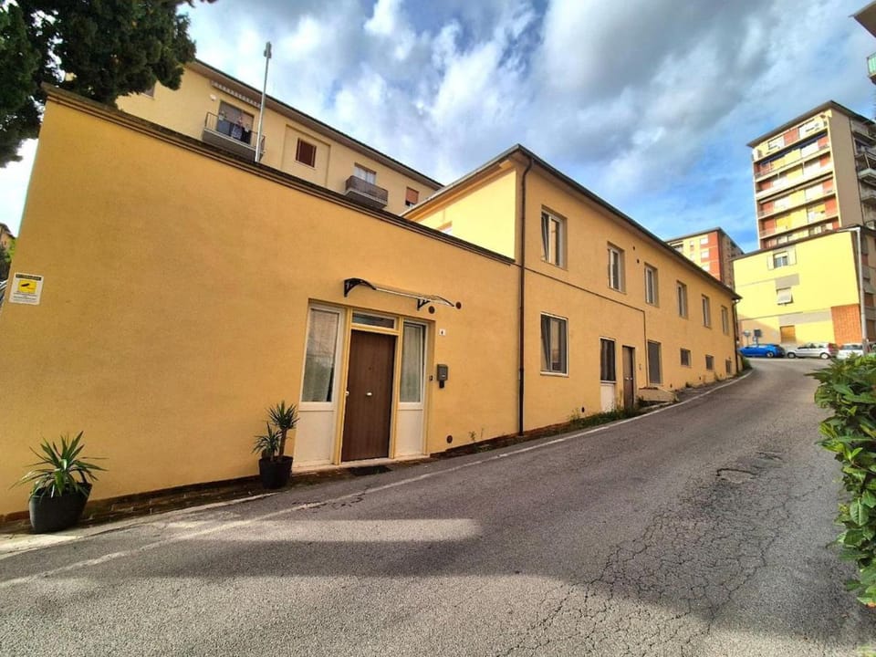 Property building, Street view