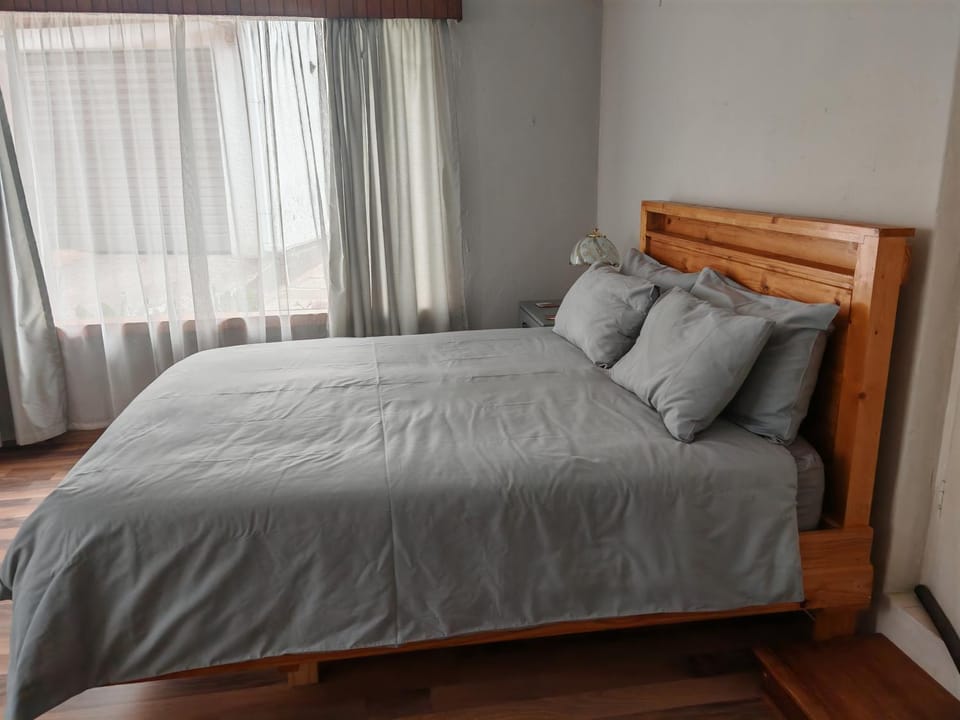 Yakhe spacious self catering accommodation Apartment in Gauteng