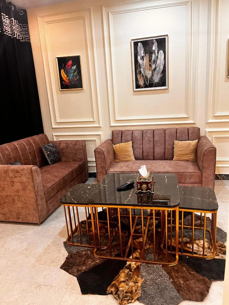 Living room, Seating area, Family