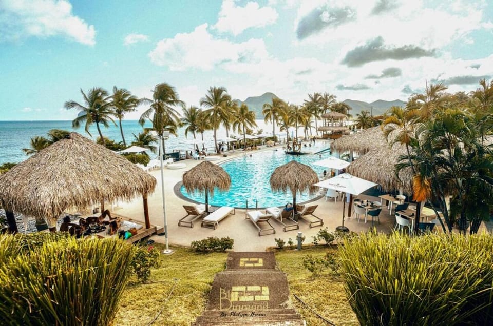 Pool view, Sea view