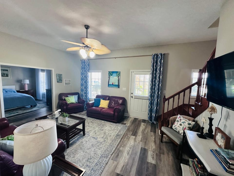 Pets welcome in a spacious 1 bedroom with a fenced in backyard and treadmill House in Emerald Isle