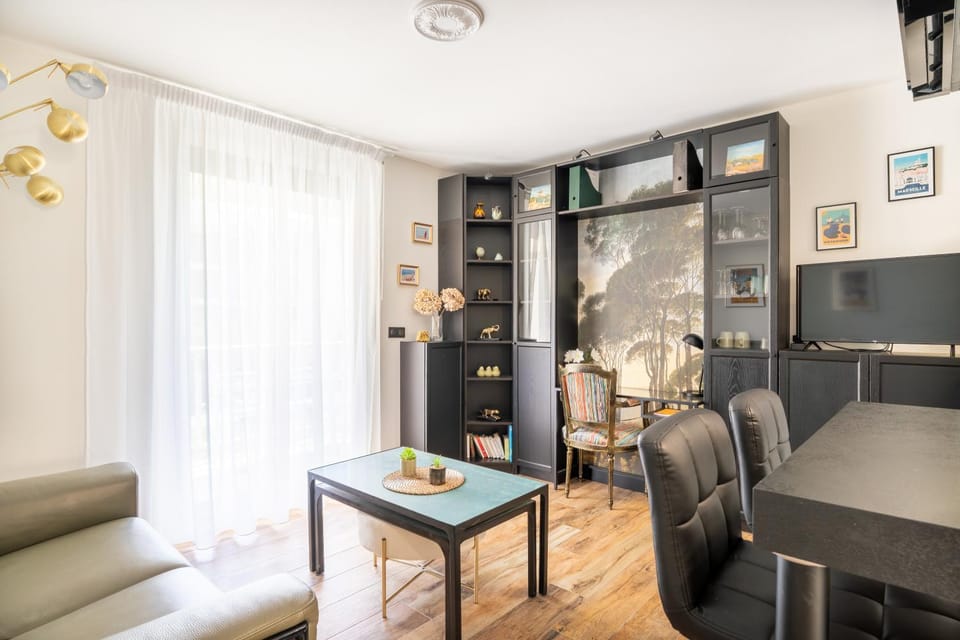 Library, TV and multimedia, Living room