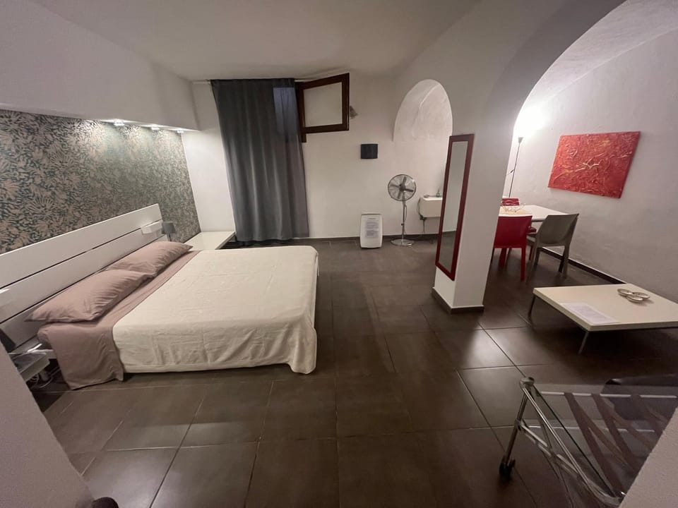 Via Romana 1 camera con bagno Apartment in Olbia