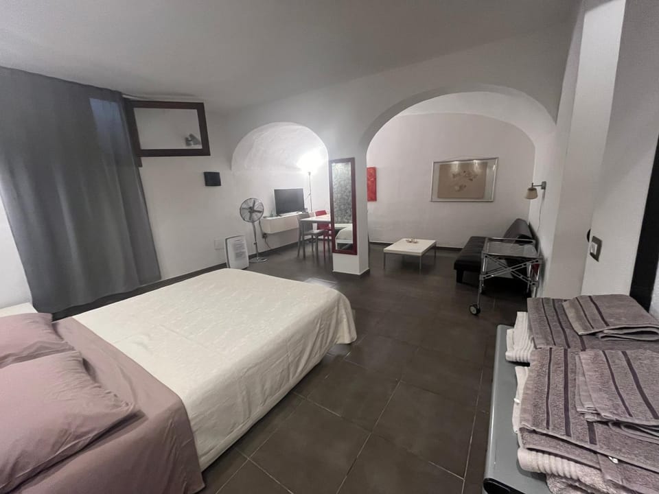 Via Romana 1 camera con bagno Apartment in Olbia