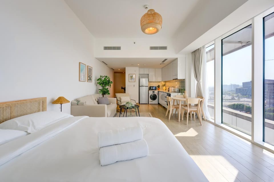 Bed, View (from property/room), Kitchen or kitchenette, Living room, Photo of the whole room, Seating area, Dining area, Bedroom