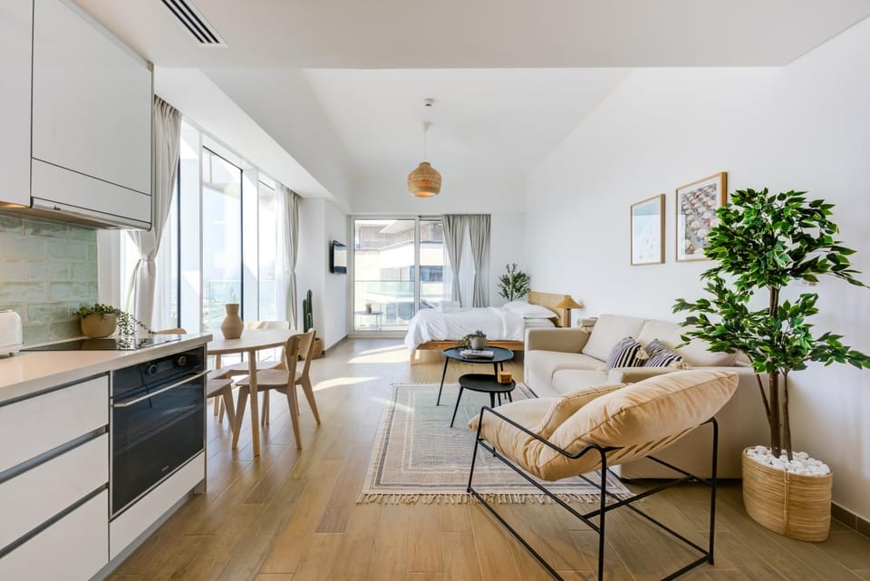 Kitchen or kitchenette, Living room, Seating area, Dining area, stove