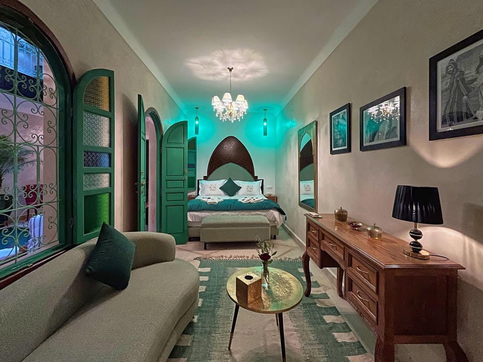 Photo of the whole room, Bedroom